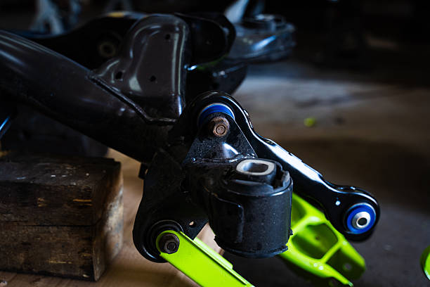 미세한 균열부터 고장까지: 반복되는 서스펜션 하중이 고무 부싱을 파괴하는 방법